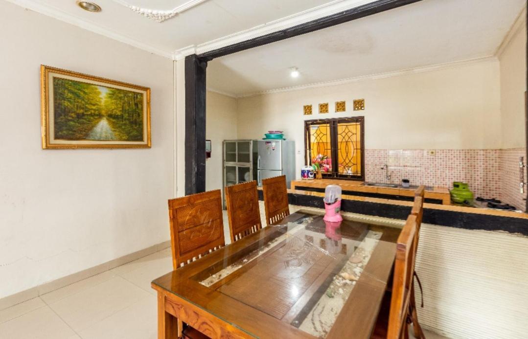 Villa Anjung Balak Cisarua Exterior photo